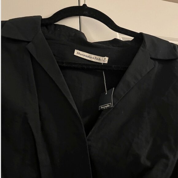 Abercrombie Cropped Black Low Cut Blouse - Picture 2 of 3